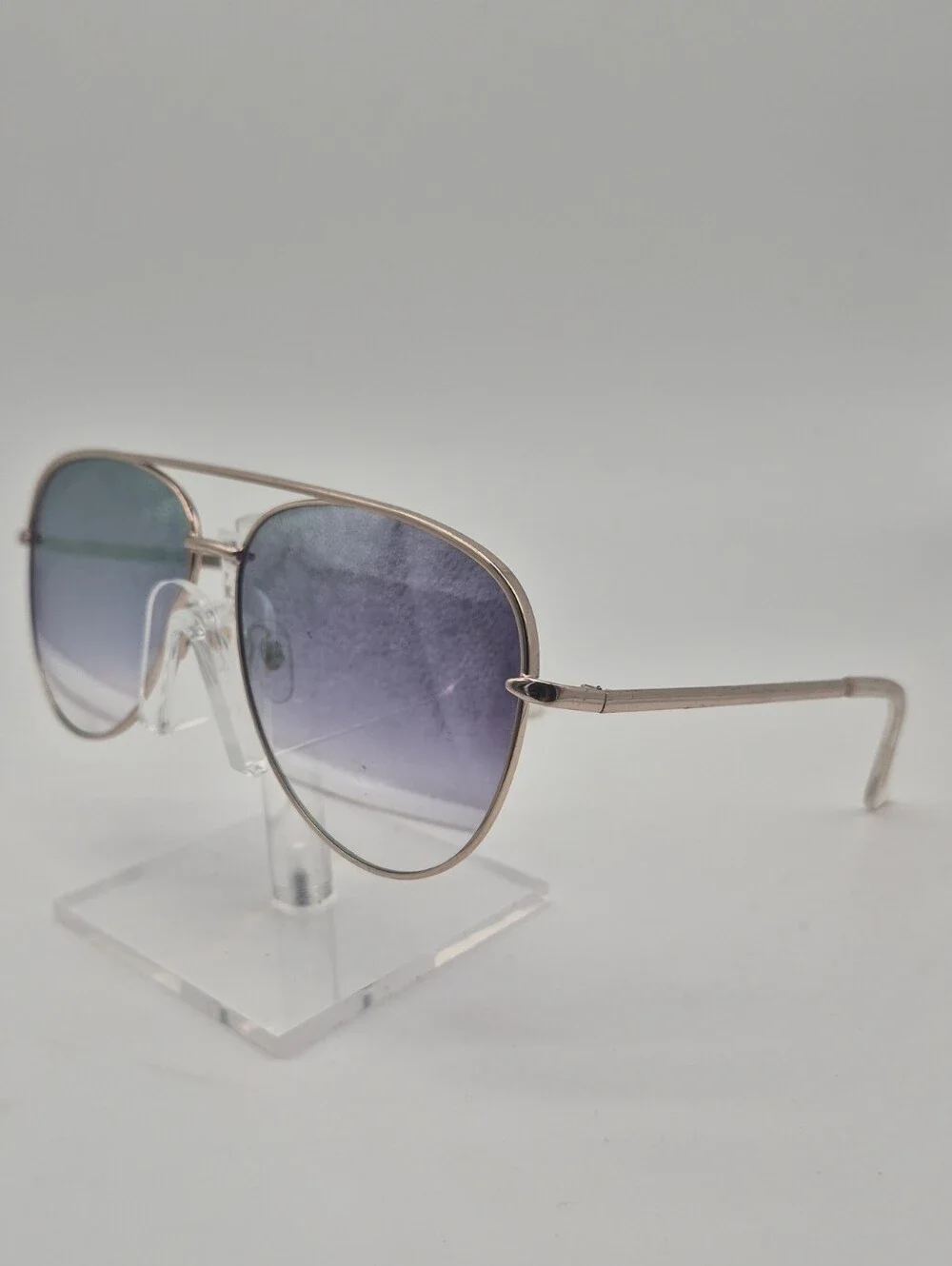 Steve Madden Silver Frame Sunglasses with Gradient Purple-Blue Lenses